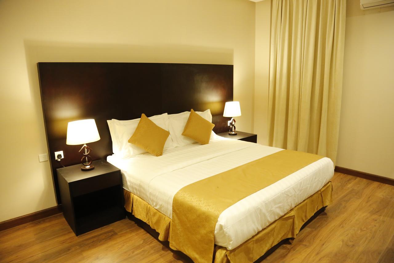 Flora Hotel Suite 2 فلورا2 للشقق المخدومة Ar Riyad Esterno foto