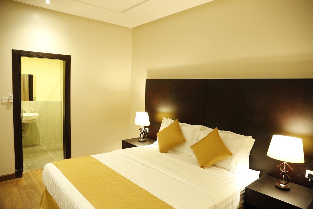 Flora Hotel Suite 2 فلورا2 للشقق المخدومة Ar Riyad Esterno foto