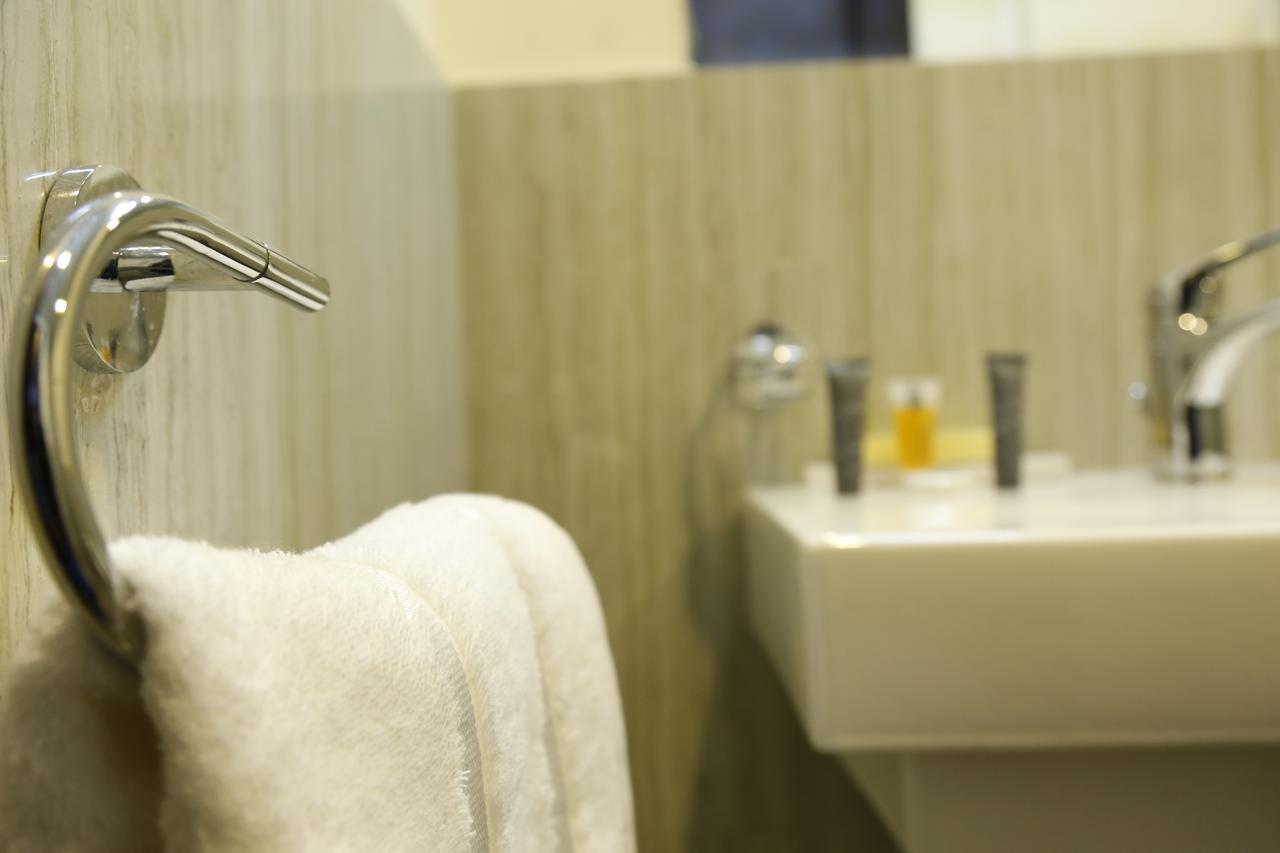 Flora Hotel Suite 2 فلورا2 للشقق المخدومة Ar Riyad Esterno foto