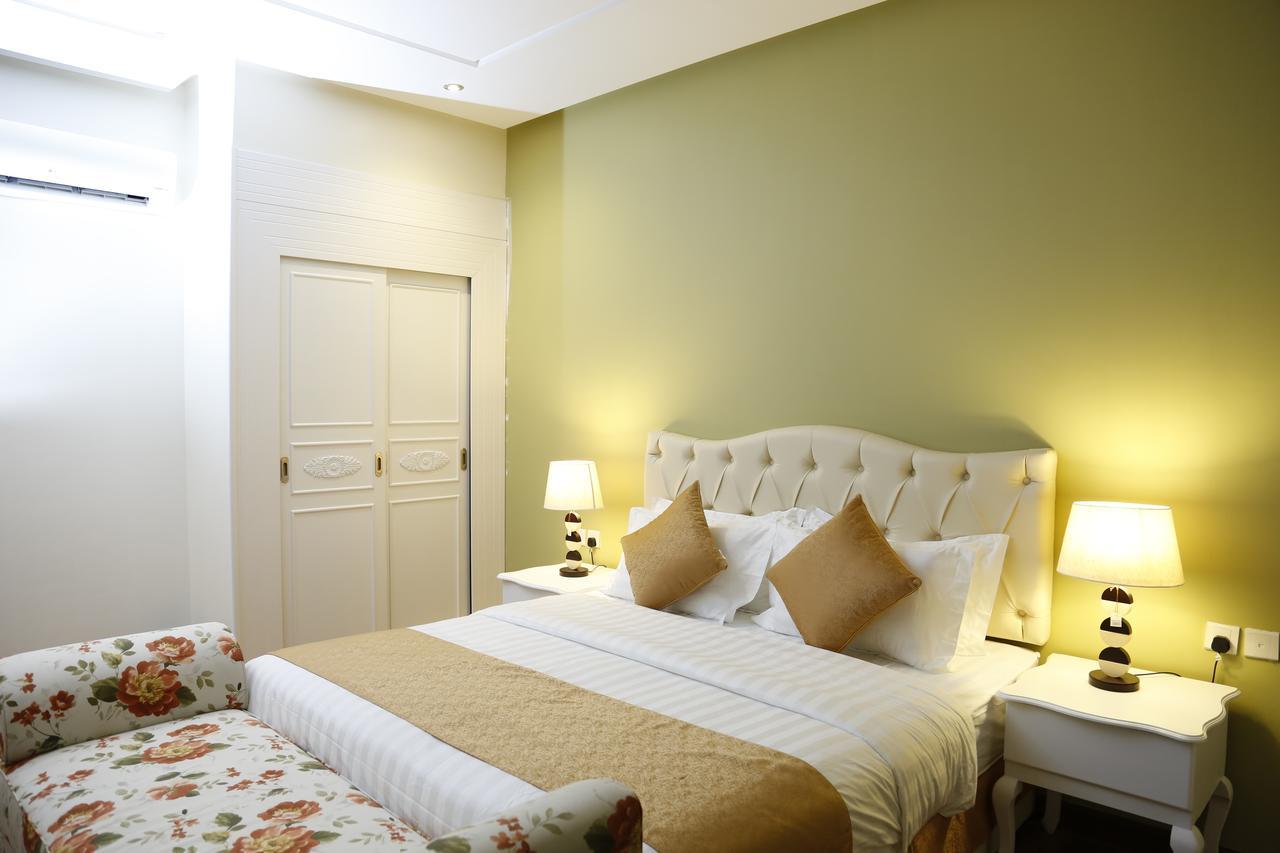 Flora Hotel Suite 2 فلورا2 للشقق المخدومة Ar Riyad Esterno foto