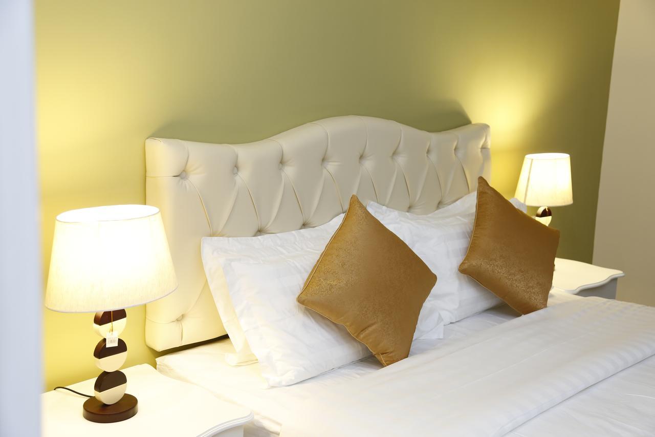 Flora Hotel Suite 2 فلورا2 للشقق المخدومة Ar Riyad Esterno foto
