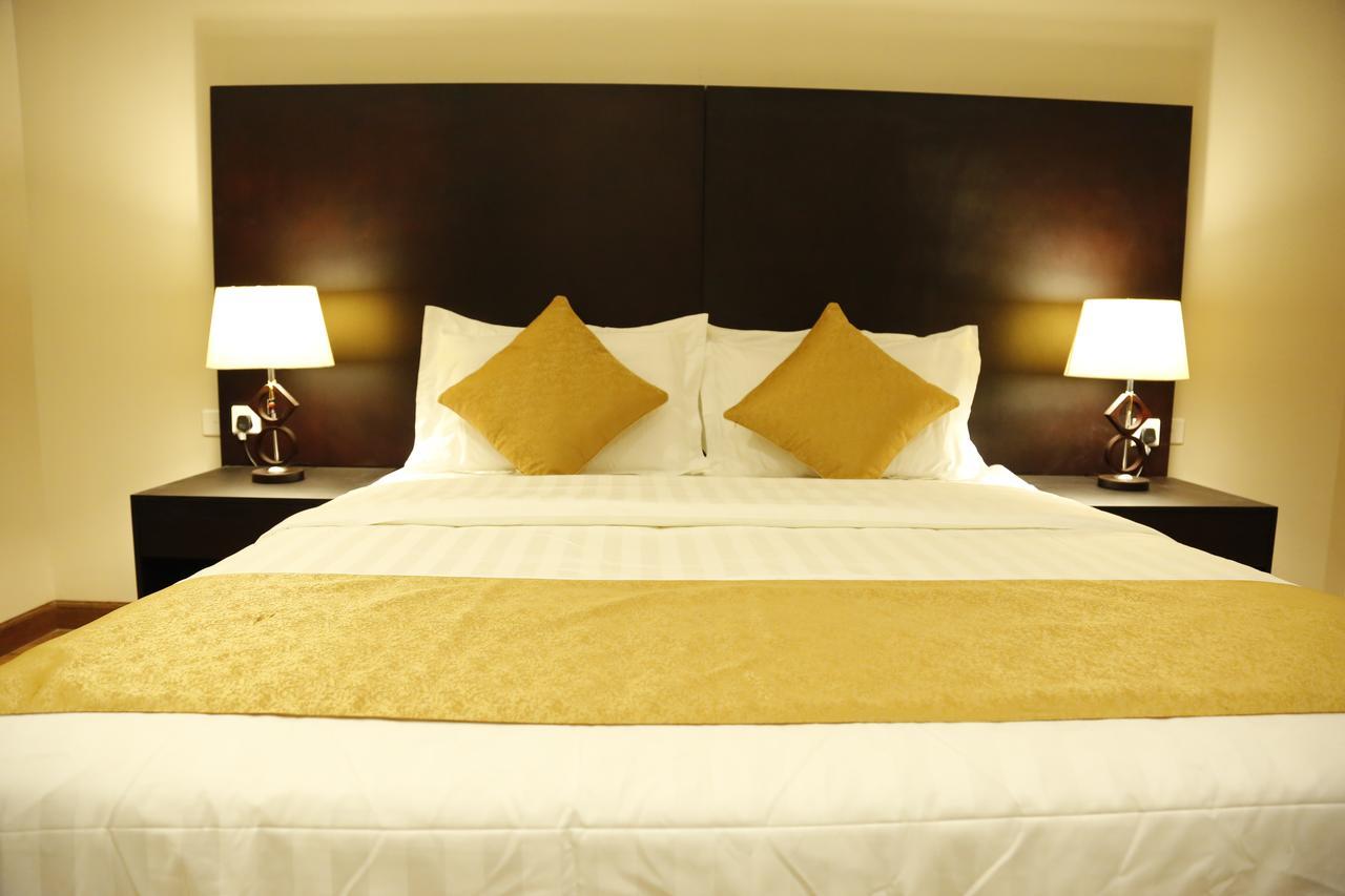 Flora Hotel Suite 2 فلورا2 للشقق المخدومة Ar Riyad Esterno foto
